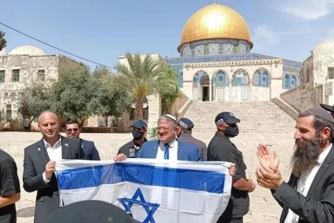 بن غفير يقتحم الأقصى بحماية شرطة الاحتلال والأوقاف تستنكر: 144 دونماً لا تقبل القسمة