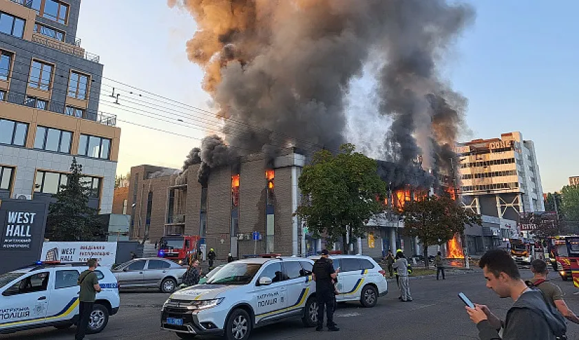خمسة قتلى في هجمات روسية على طول الجبهة.. وماكرون وترامب يتفقان على مسعى لهدنة الطاقة