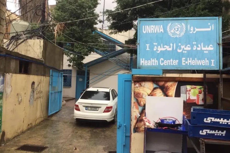 ثمانية أيام بلا أشعة: عيادة "أونروا" في عين الحلوة معطّلة بغياب موظف واحد