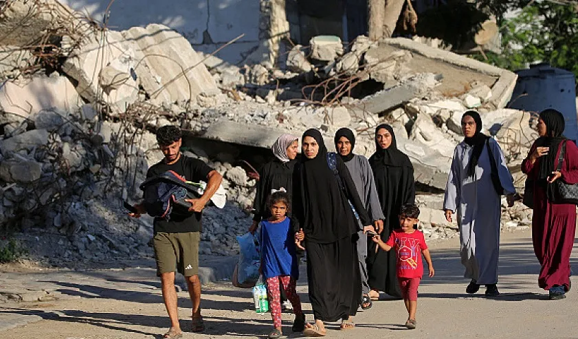 فتى في الثانية عشرة بين شهيدين في غزة: رصاص في مواصي رفح وغارة على النصيرات