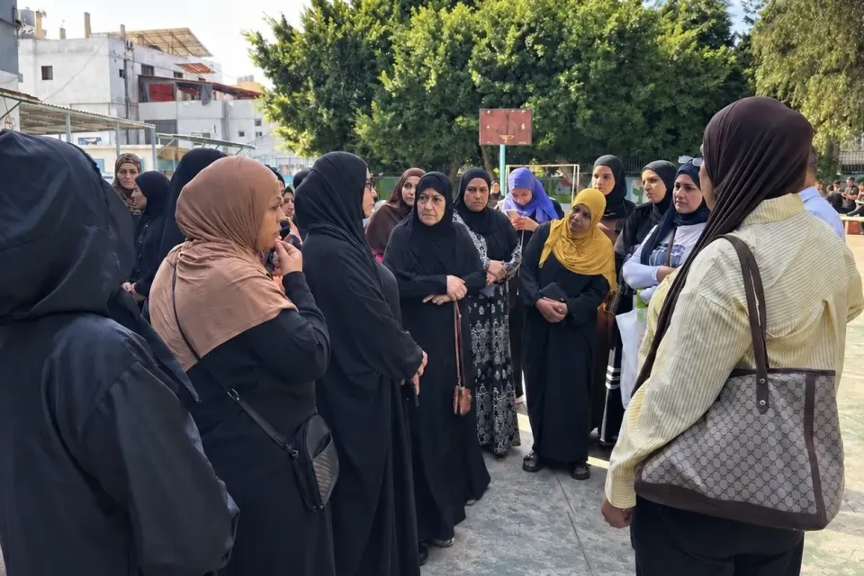 أهالي الرشيدية يتجمعون رفضاً لتقليص عدد الحصص المدرسية